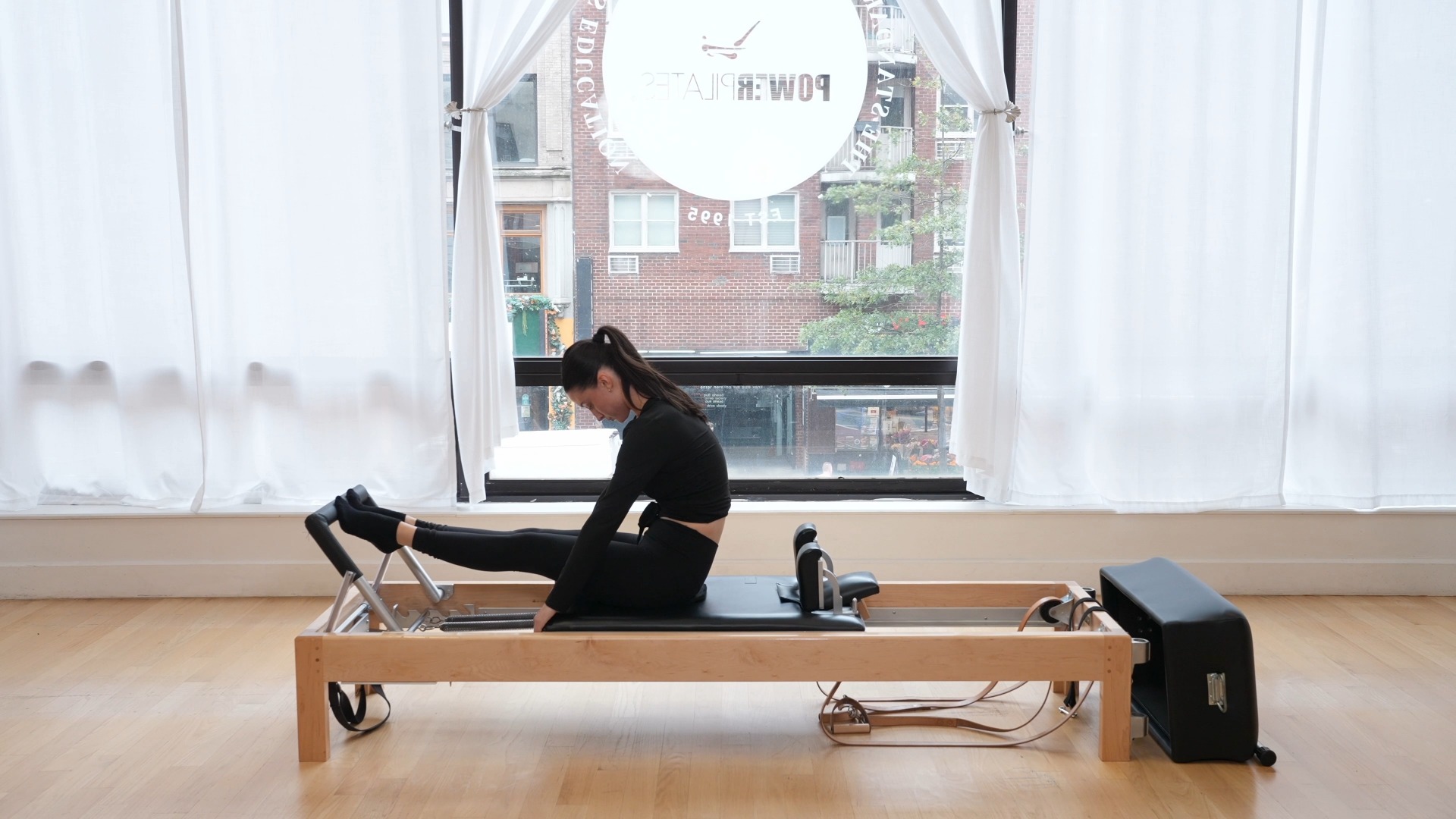 Stomach Massage - Round Back